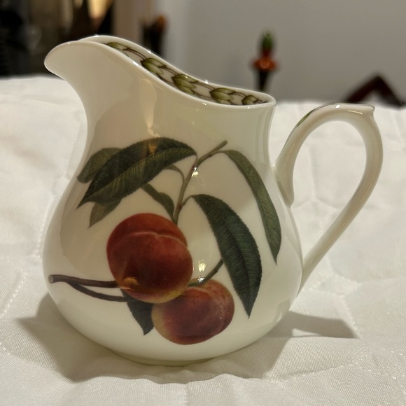 Fine bone China Queen’s (“Hookers Fruit”) creamer. Made in India - Picture 5 of 11